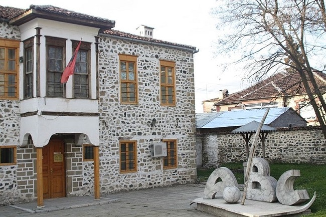 בית-בקורצה-Korça